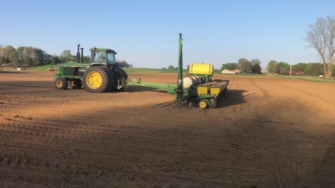 Planting Corn 5-10-23