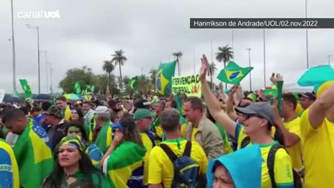 Bolsonaristas pedem intervenção e que Exército 'saia do quartel' em Brasília