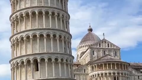 Pisa's leaning treasure, a sight that never fails to captivate! 🇮🇹✨