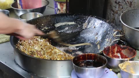 Fried Kway Teow Noodles that won 1st place in Singapore Hawker Street Food