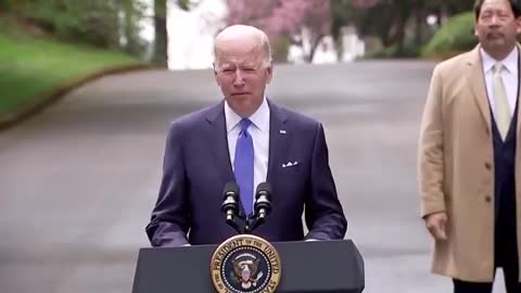 Biden perfectly demonstrates "cognitive decline" in just 10 seconds