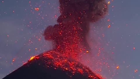 Volcan de Fuego Stays True to its Name