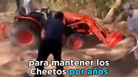 Hombre Estadounidense entierra Cheetos para ser abierto en 10,000 años (2)