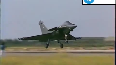 Rare footage of smaller Rafale fighter jet