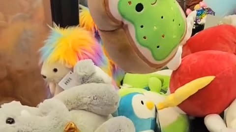 The BEST way to getSQUISHMALLOWS from theclaw machine