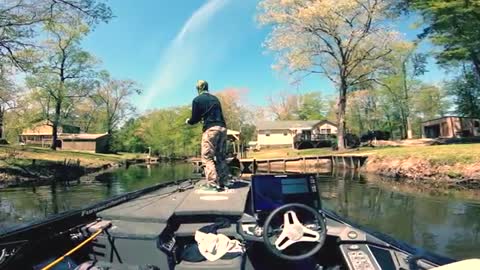 GIANT BASS FOUND IN MUDDY CREEK BED FISHING WITH JIGS