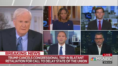 Chris Matthews — Trump Made Dems On The Bus Look Like Fools