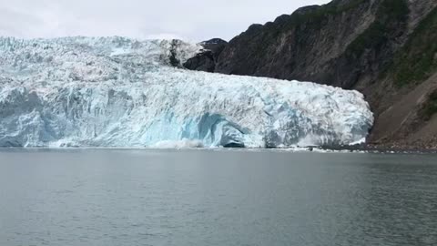 Epic Alaskan glacier calving caught on camera