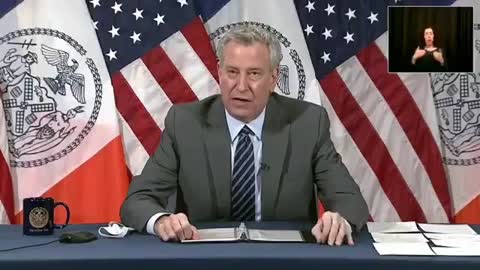 de Blasio finally admits to being a communist