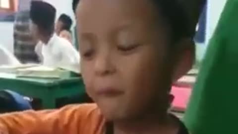 Lucu anak kecil ini