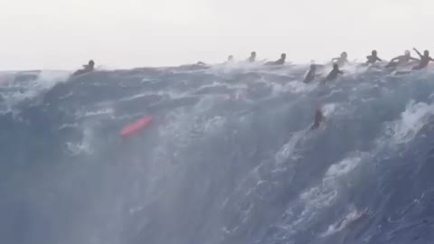 An Amazing and Unbelievable Scene of Surfing ,Must Watch