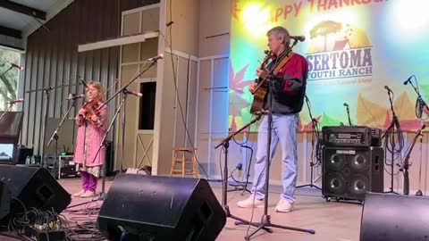 Coat of Many Colors - Elizabeth Ayres and Dean Johnson performing Thanksgiving bluegrass festival