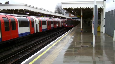 Central Line - Leyton Station