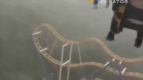 🎢⛈️🚫🌧️🎡🆘 Six Flags Ride Shutdown Amid Rain Chaos!