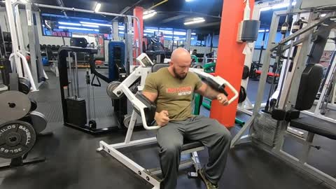 The equipment of the Iron Forged Gym - Hammer Strength Iso Lateral Raise