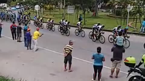 Cristian Montoya, ganador de la tercera etapa de la Vuelta a Colombia que pasó por Bucaramanga