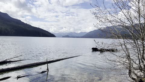 Kachess Lake from Gale Creek Shoreline – Okanogan-Wenatchee – Washington – 4K