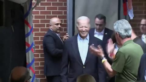 Kamala and Biden arrive at their event in Pittsburgh