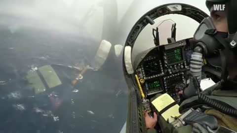 Amazing Aircraft Carrier EMERGENCY Landing Cockpit View