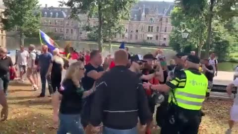 Undercover police tried to infiltrate the Dutch farmers protest but they got caught