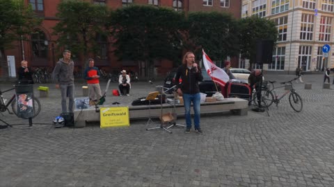 Greifswald - Zum Abschluß der Kundgebung Andreas und Martin nochmal 05-09-2022