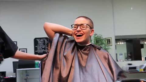 Kaylee Super Cute Model Shaves Her Head