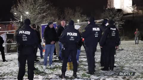 Germany: Hundreds of AfD supporters protest COVID-19 policies in Dresden - 04.12.2021