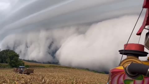 Shelfcloud & Storm in Thailand