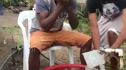 FUNNY - LOL - Nobody washes himself - Soap and water - PRANK AND JOKE