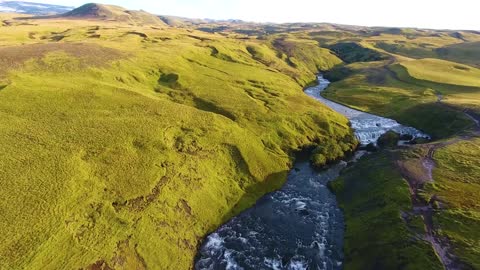 Que les parece este río y está cascada, creen que son hermosos?