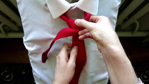 Top 8 Best tie knots for Wedding and Festive events . How to tie a necktie