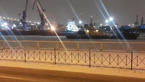 ships sail on ice