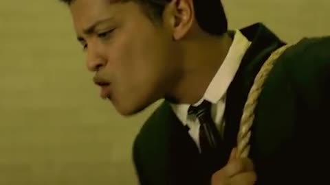 Bruno Mars - Grenade (Official Music Video)_Cut