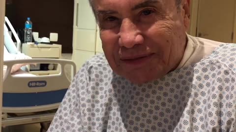 Stenio Garcia publica vídeo em hospital e agradece apoio dos fãs