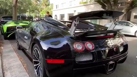 Dubai bling meets sydney streets#bugatti #mclaren #bugattiveyron #supercar #dubai #sydney