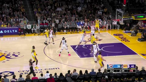 D'Lo to AD! Lakers Soar with Fastbreak Lob Dunk!