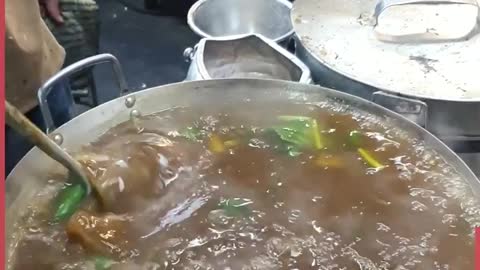 This street food making is really satisfying to watch, the final product looks so good