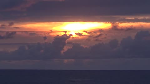 Hale'iwa, HI — Ehukai Beach Park - Banzai Pipeline - Sunset