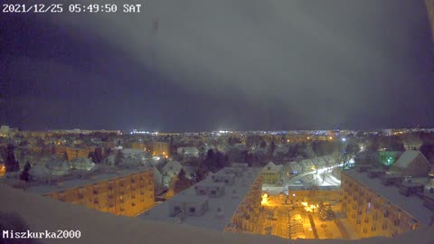 Zimowy widok z okna nocą - Winter view from the window at night