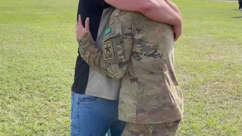 Dad Surprises Daughter at Basic Training Graduation