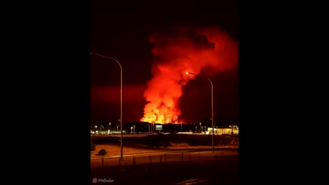 ICELAND VOLCANO ERUPTION! LATEST FOOTAGE EVACUATIONS IN PROGRESS