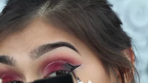 tutorial - Red cut crease + glitter