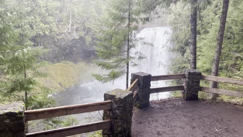 Exploring the Scenic Koosah Falls Area – Sahalie Falls & Koosah Falls Loop – Central Oregon – 4K