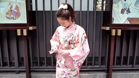 How to wear Japanese "KIMONO" robe