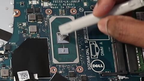 Apply Thermal Paste ❄️: Dell Inspiron 15 5593 Laptop #shorts #thermalpaste #dellinspiron15