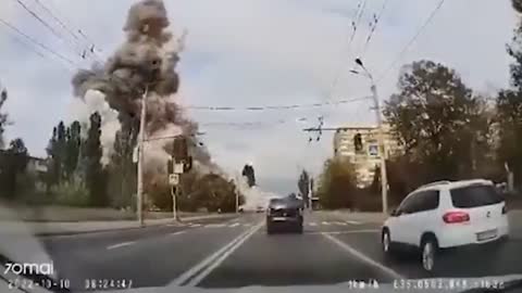 Dashcam video shows moment of missile strike in Dnipro, Ukraine