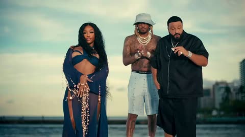 DJ Khaled ft. SZA & Future - BEAUTIFUL (Official Music Video)