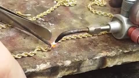 Repairing a hollow rope chain