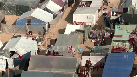 Palestinians take refuge in tent camp in Gaza's Rafah