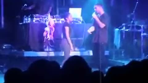 Drake kisses 14 year old on stage